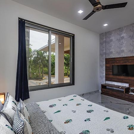 Saffronstays Odyssey, Karjat - 10 Acres Pet-Friendly Estate With Swimming Pool Chinchavli Esterno foto