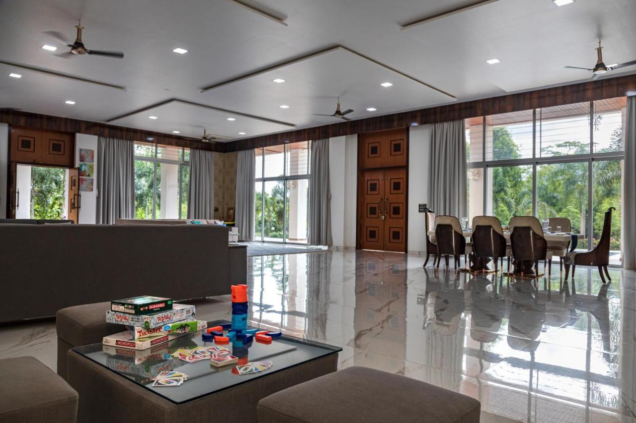 Saffronstays Odyssey, Karjat - 10 Acres Pet-Friendly Estate With Swimming Pool Chinchavli Esterno foto