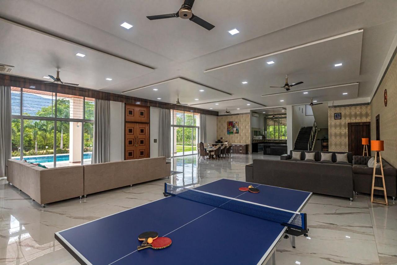 Saffronstays Odyssey, Karjat - 10 Acres Pet-Friendly Estate With Swimming Pool Chinchavli Esterno foto