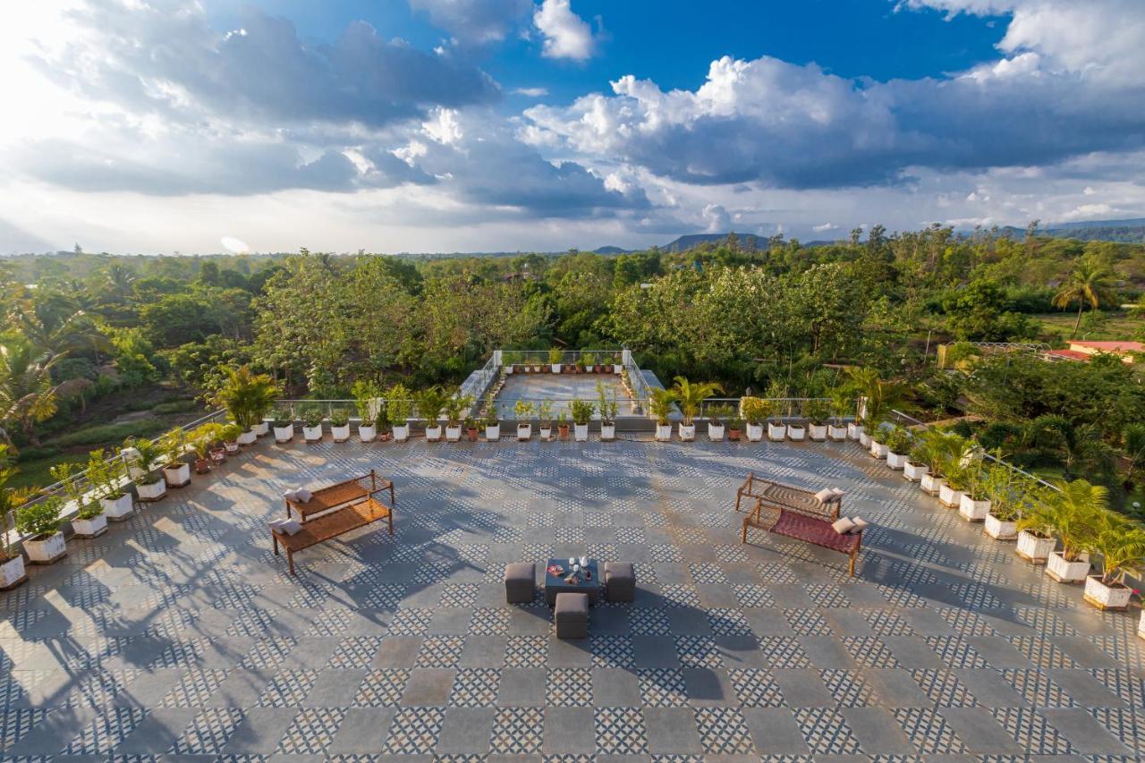 Saffronstays Odyssey, Karjat - 10 Acres Pet-Friendly Estate With Swimming Pool Chinchavli Esterno foto