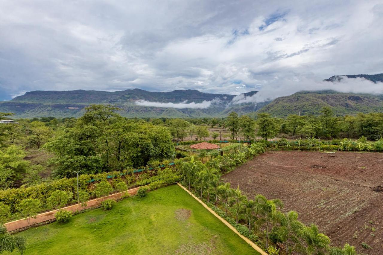 Saffronstays Odyssey, Karjat - 10 Acres Pet-Friendly Estate With Swimming Pool Chinchavli Esterno foto