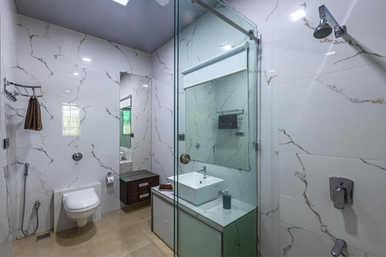 Saffronstays Odyssey, Karjat - 10 Acres Pet-Friendly Estate With Swimming Pool Chinchavli Esterno foto